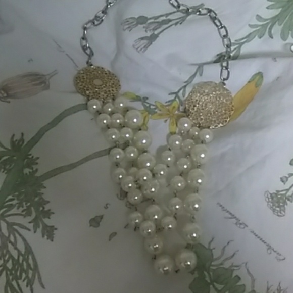 Pearl Necklace - Picture 2 of 2